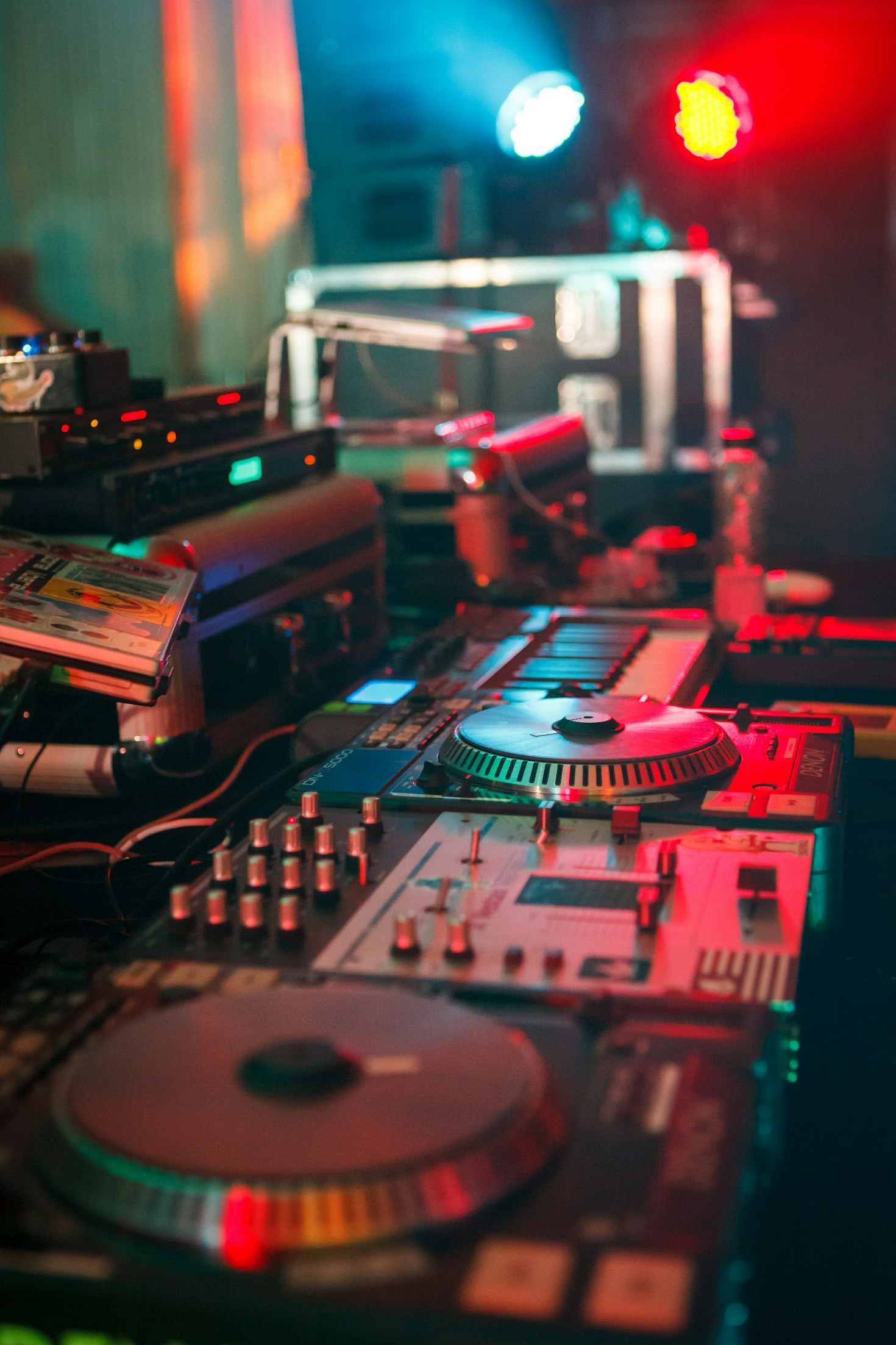 Why Professional DJ Services Are Worth It